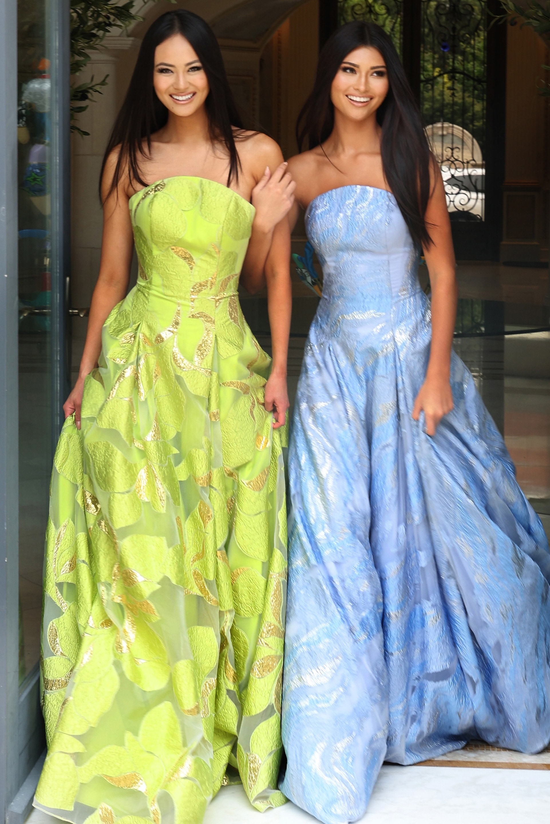 Formal strapless gown in shimmering jacquard