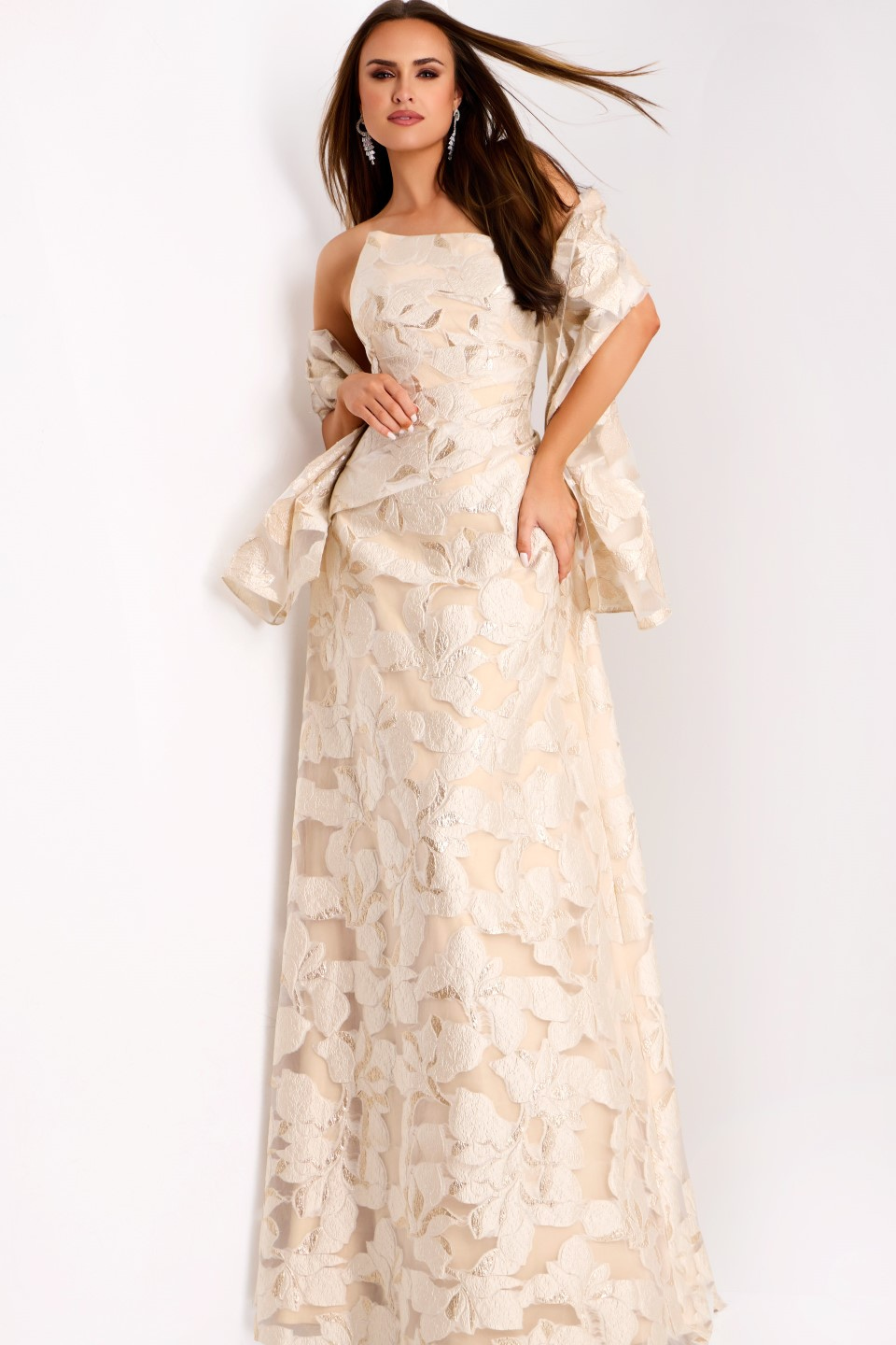Model wearing Jovani dress 44370.