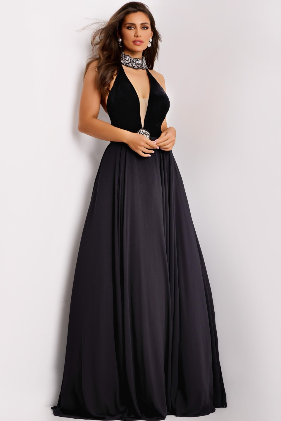 Model wearing Jovani dress 45367.